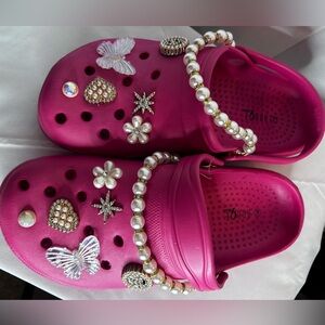 Rouge Helium Fuchsia Clogs with Pearl and Charm Accents